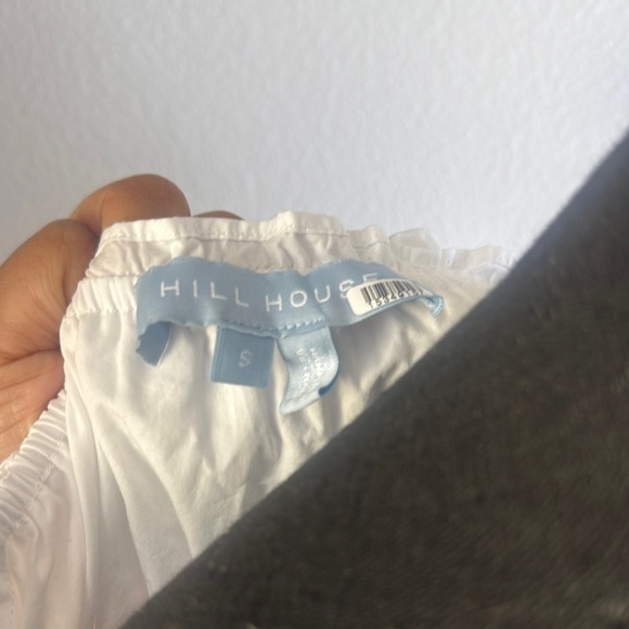 Hill House Home
Lena Top White Off-Shoulder Blouse - Picture 6 of 9